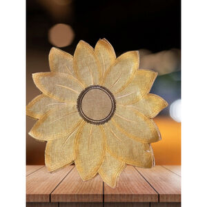 4 beautiful sunflower placemats and 2 sunflower trivets (NWT)